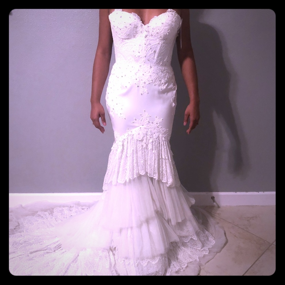**SOLD** NWT Pnina Tornai Wedding Dress Style 4272